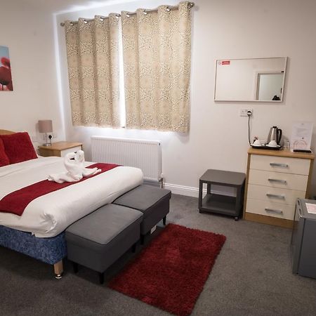 Rosalee Hotel Илфорд Екстериор снимка