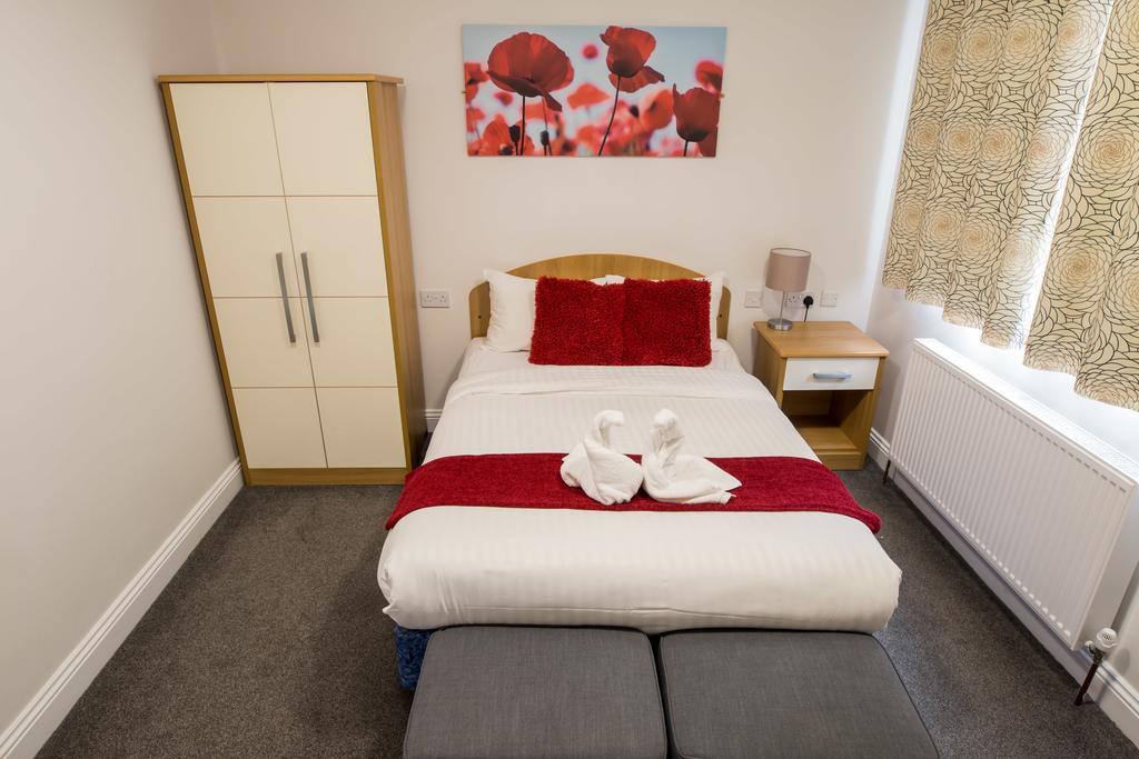 Rosalee Hotel Илфорд Екстериор снимка