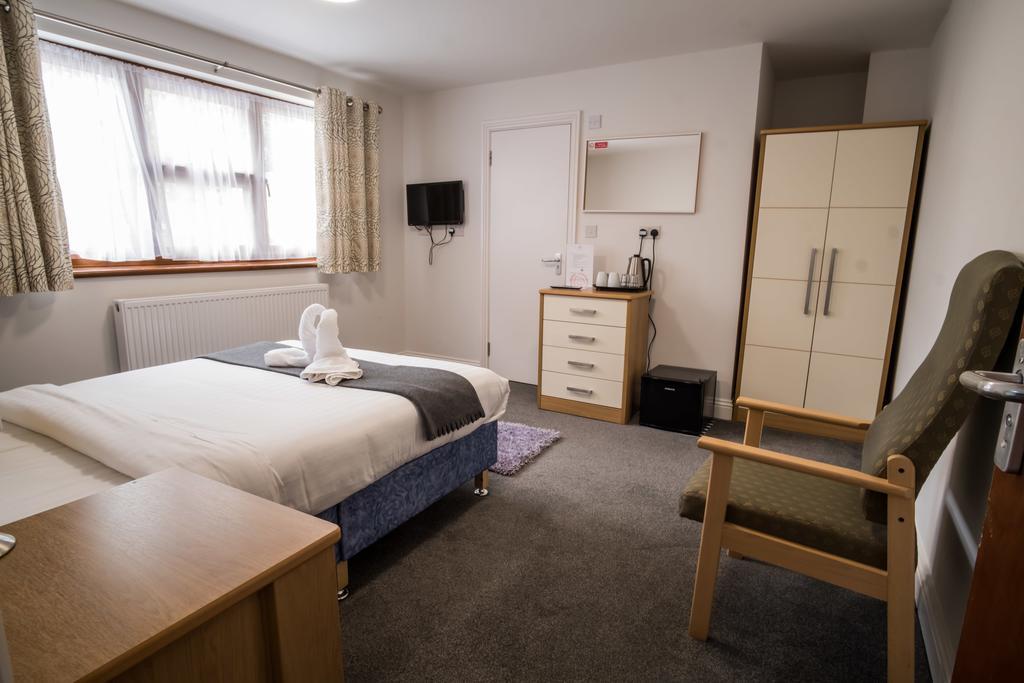 Rosalee Hotel Илфорд Екстериор снимка