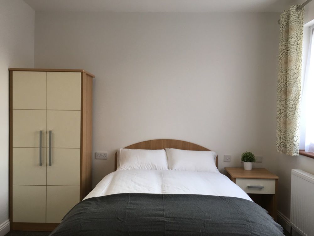 Rosalee Hotel Илфорд Екстериор снимка