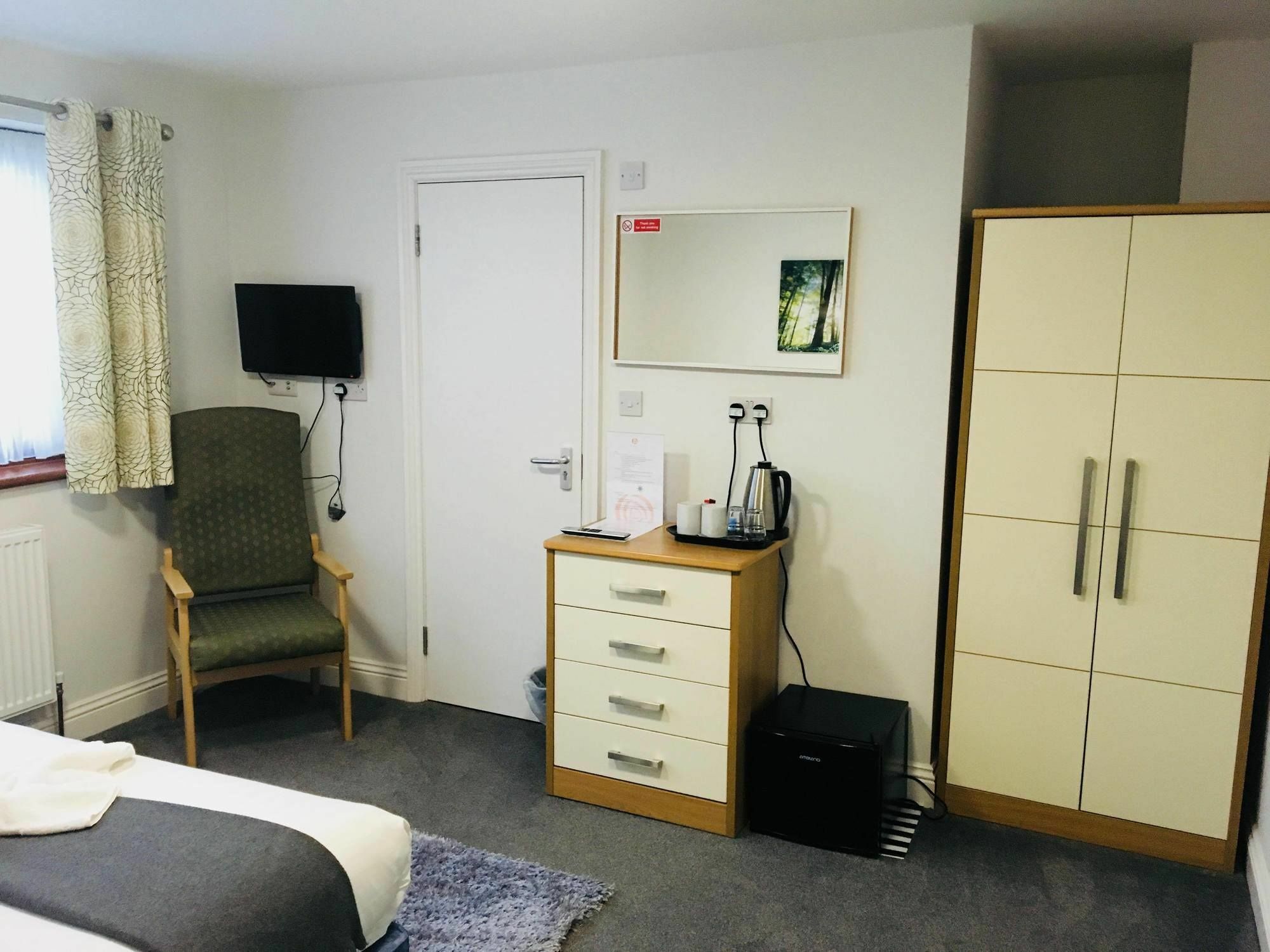 Rosalee Hotel Илфорд Екстериор снимка